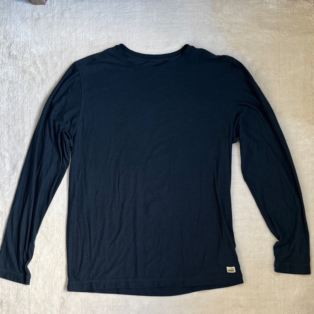 Vuori Men's Dark Navy Long Sleeve Workout  Shirt - Medium